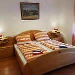 Easy Apartmanhaz *