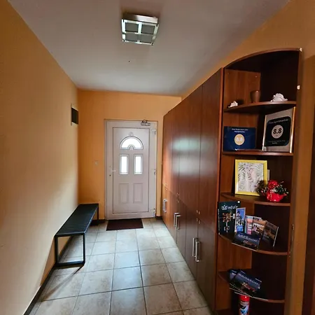 Easy Apartmanhaz *
