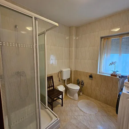 Apartment Easy Apartmanhaz *