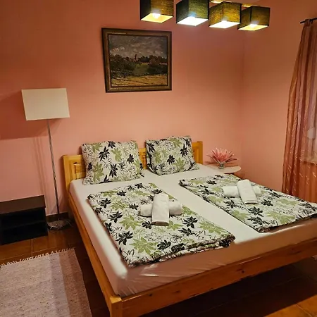 Easy Apartmanhaz * Keszthely