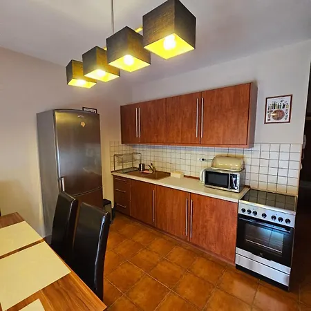 Lejlighed Easy Apartmanhaz *
