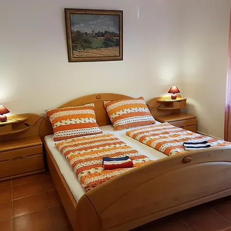 Easy Apartmanhaz *