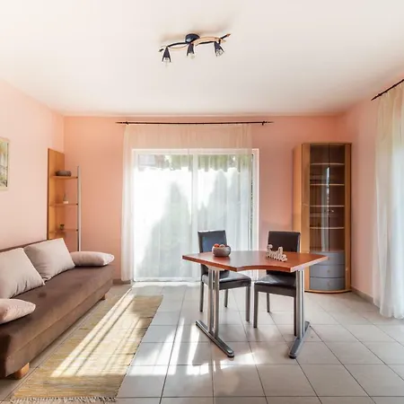Apartment Easy Apartmanhaz *